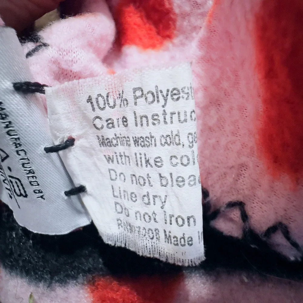 Hello Kitty Blanket by‎ Sanrio Fleece Valentines Hearts 34x51 inches Vintage
